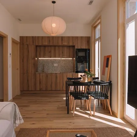 Elegancia Luz Y Calidez - Apto 3 By Apartment