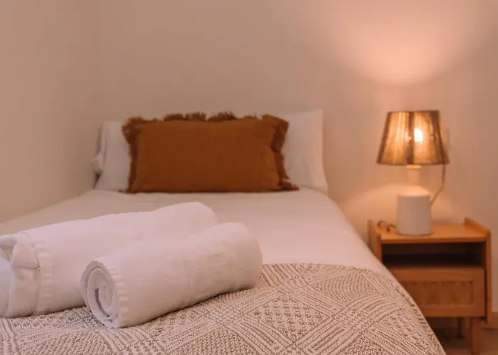 Elegancia Luz Y Calidez - Apto 3 By